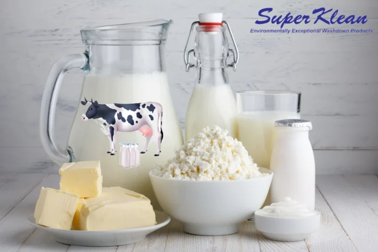 ¿Por qué debe lavar y desinfectar adecuadamente su planta de producción de leche?